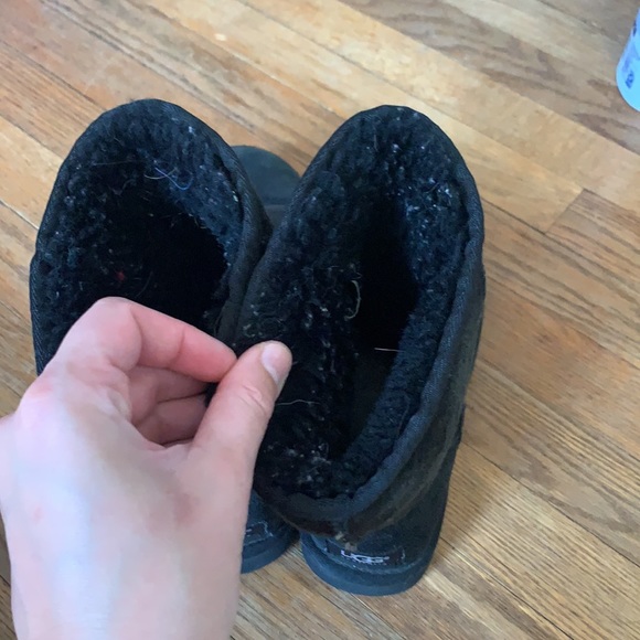 black UGGS - Picture 2 of 8